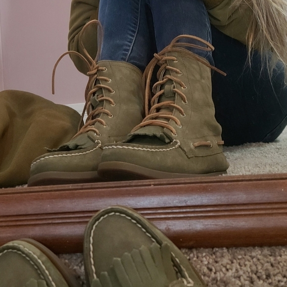 Sperry Shoes - Sperry boots olive suede size 6m
